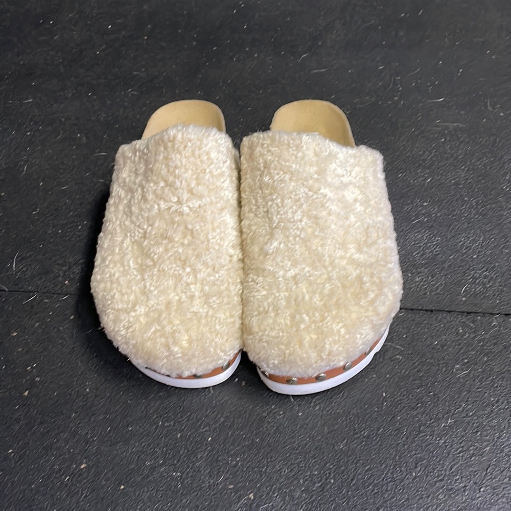 STEVEN New York Lehman Faux Fur Studded Slipper in Natural.